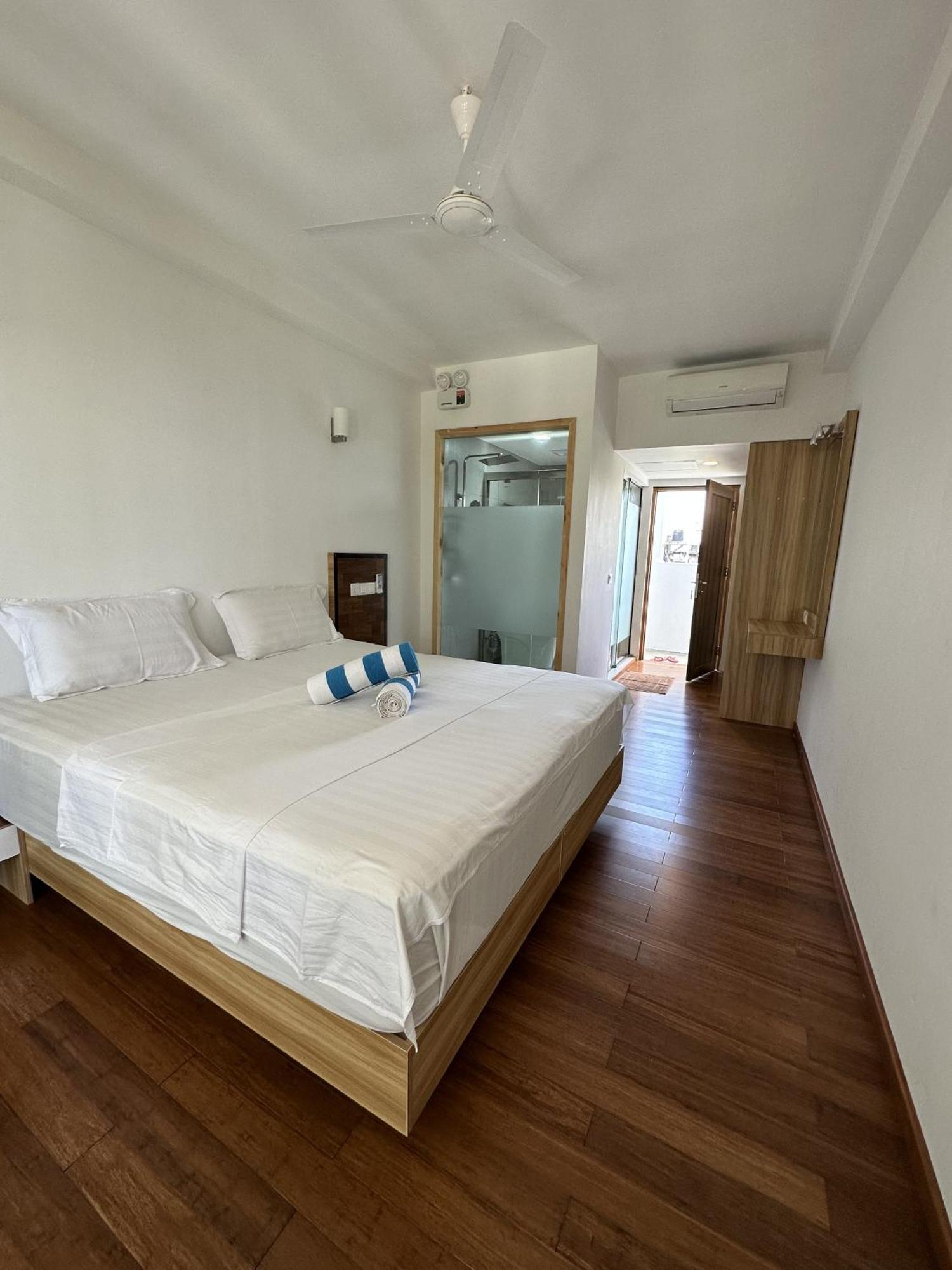 Hotel Thundi Sea View à Fulidhoo Extérieur photo
