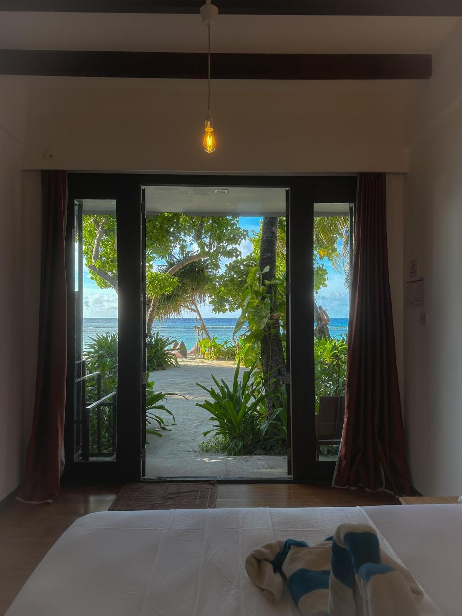 Hotel Thundi Sea View à Fulidhoo Extérieur photo