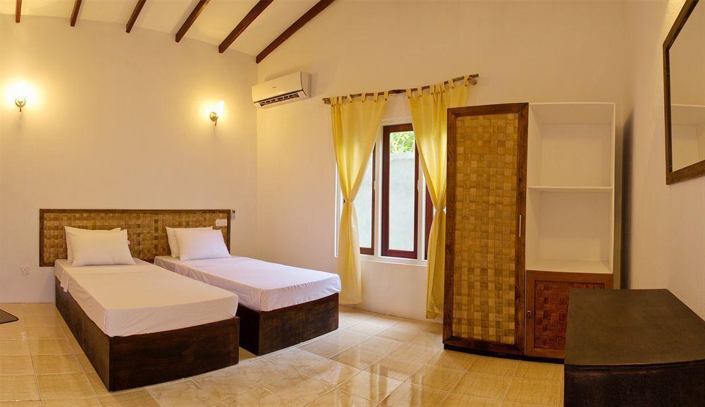 Hotel Thundi Sea View à Fulidhoo Extérieur photo